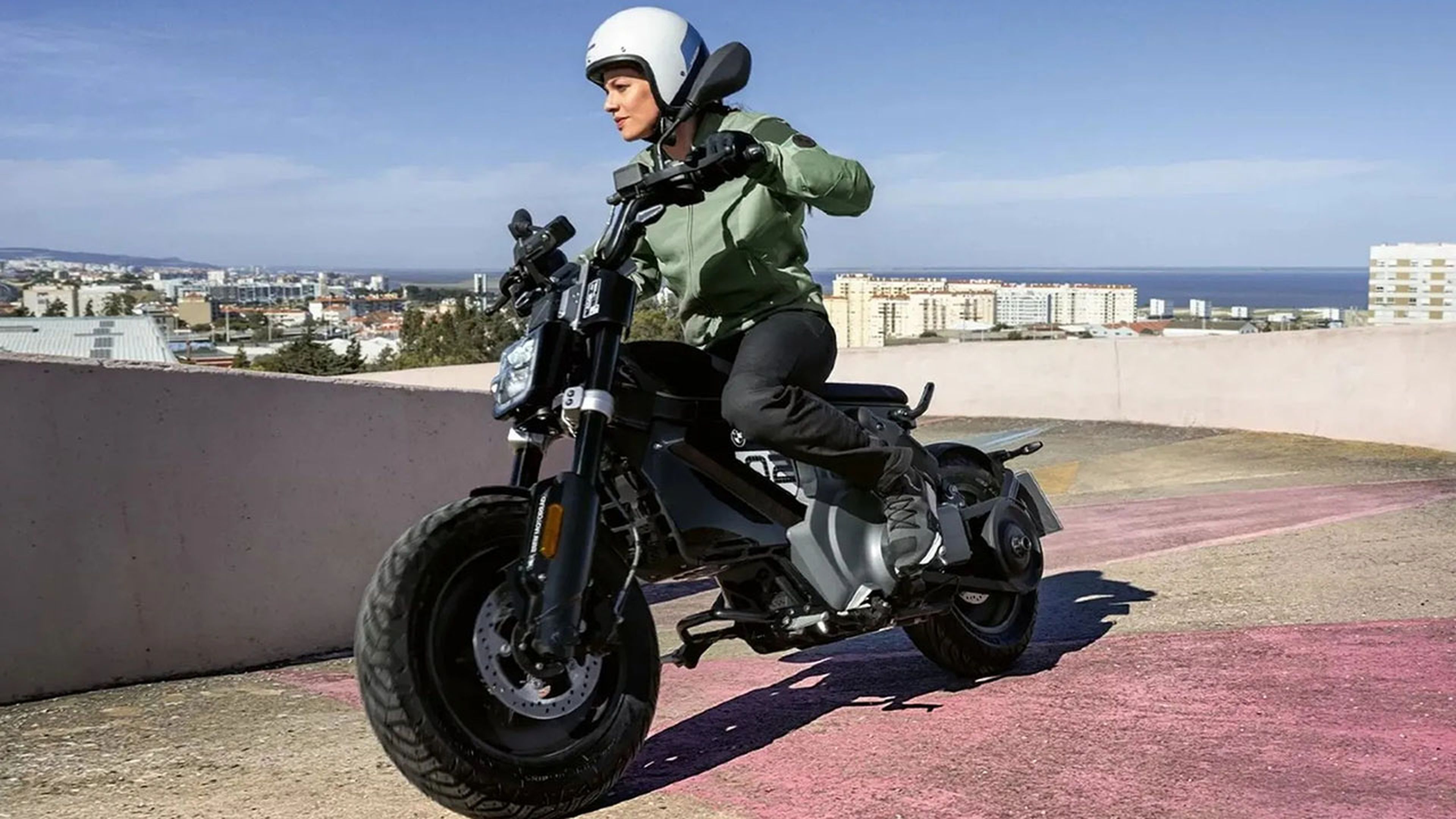moto BMW CE 02 (2)