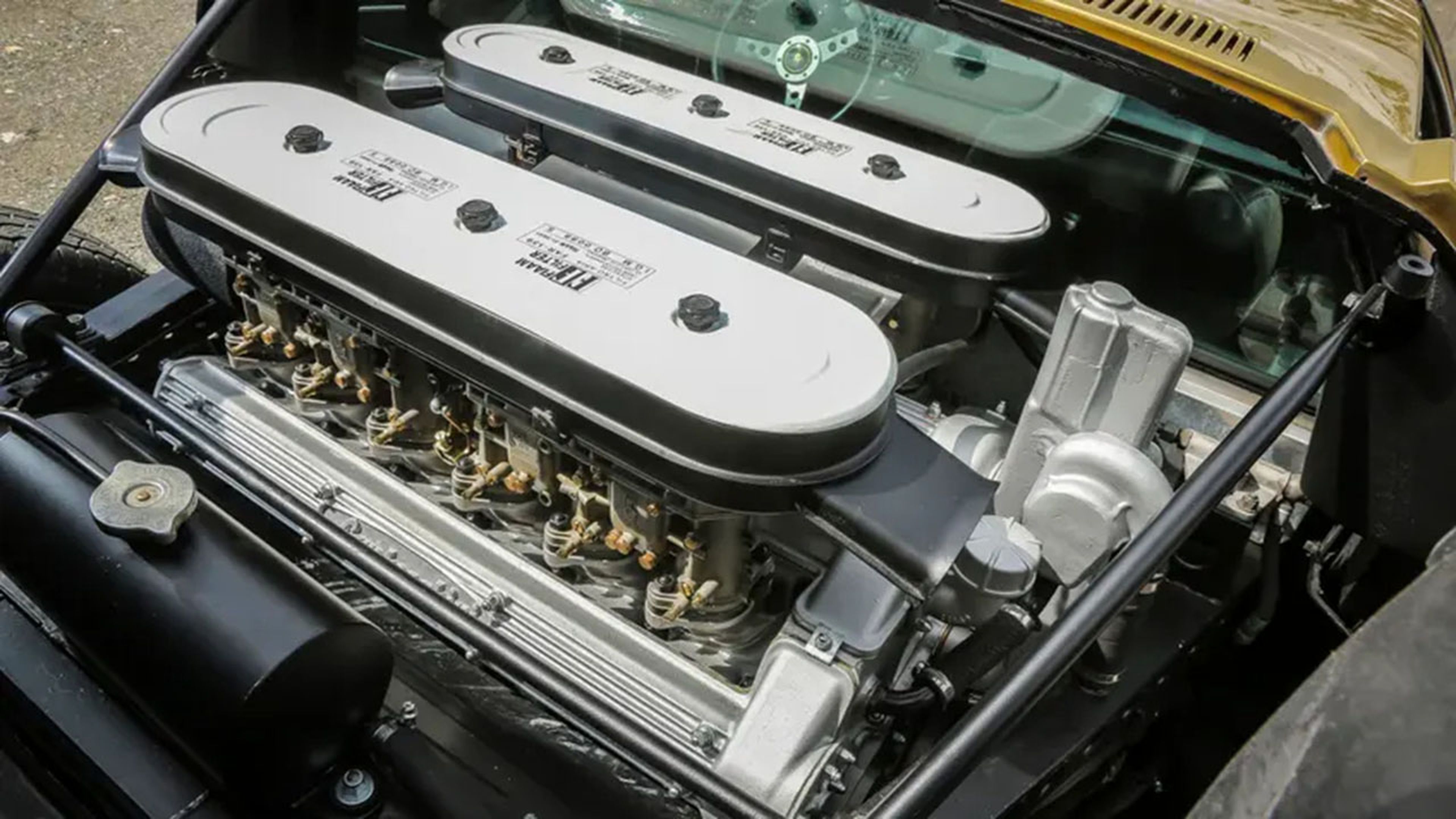 motor Lamborghini Miura V12