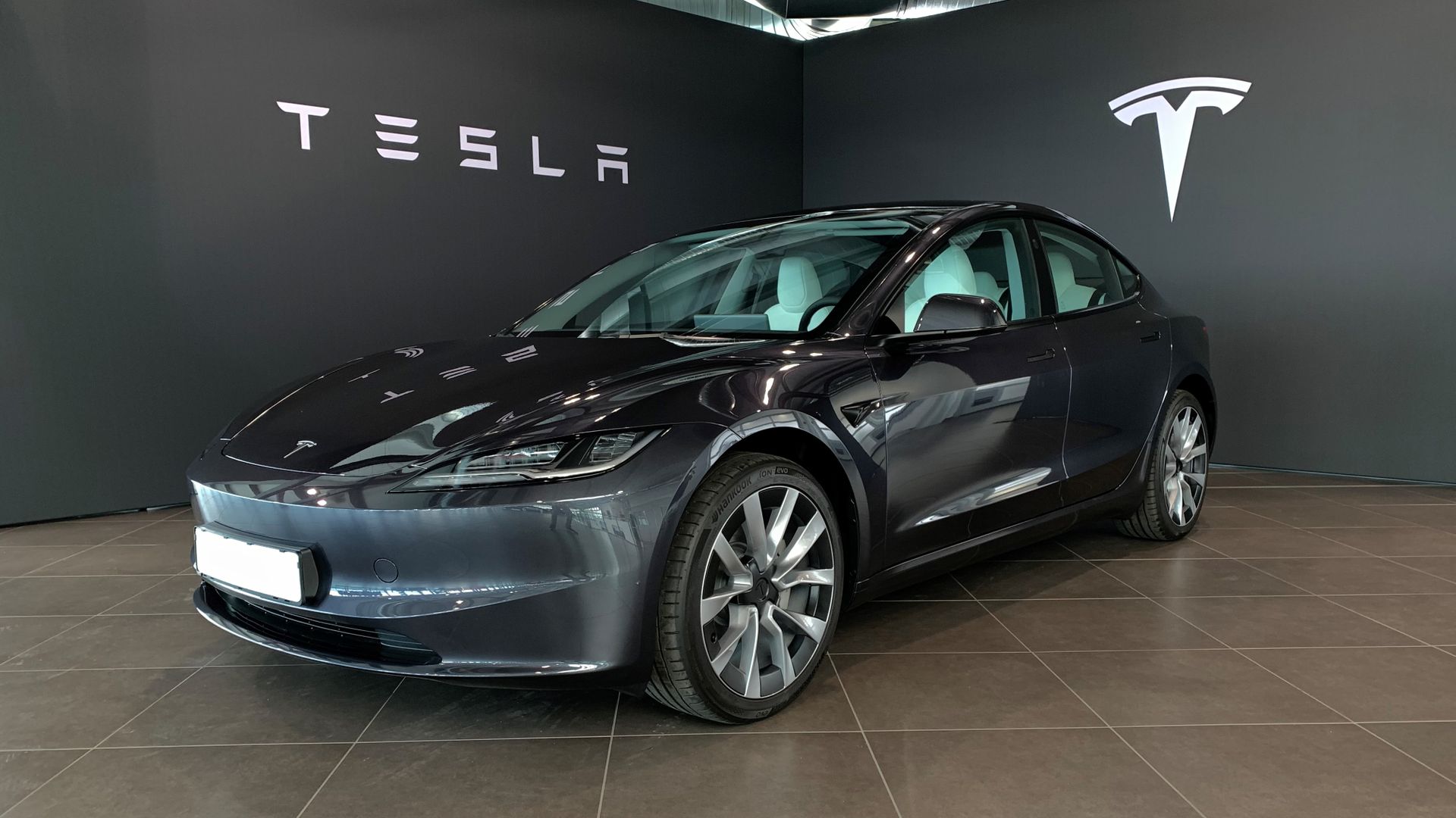 A bordo del nuevo Tesla Model 3 2024 estas son todas sus claves Top