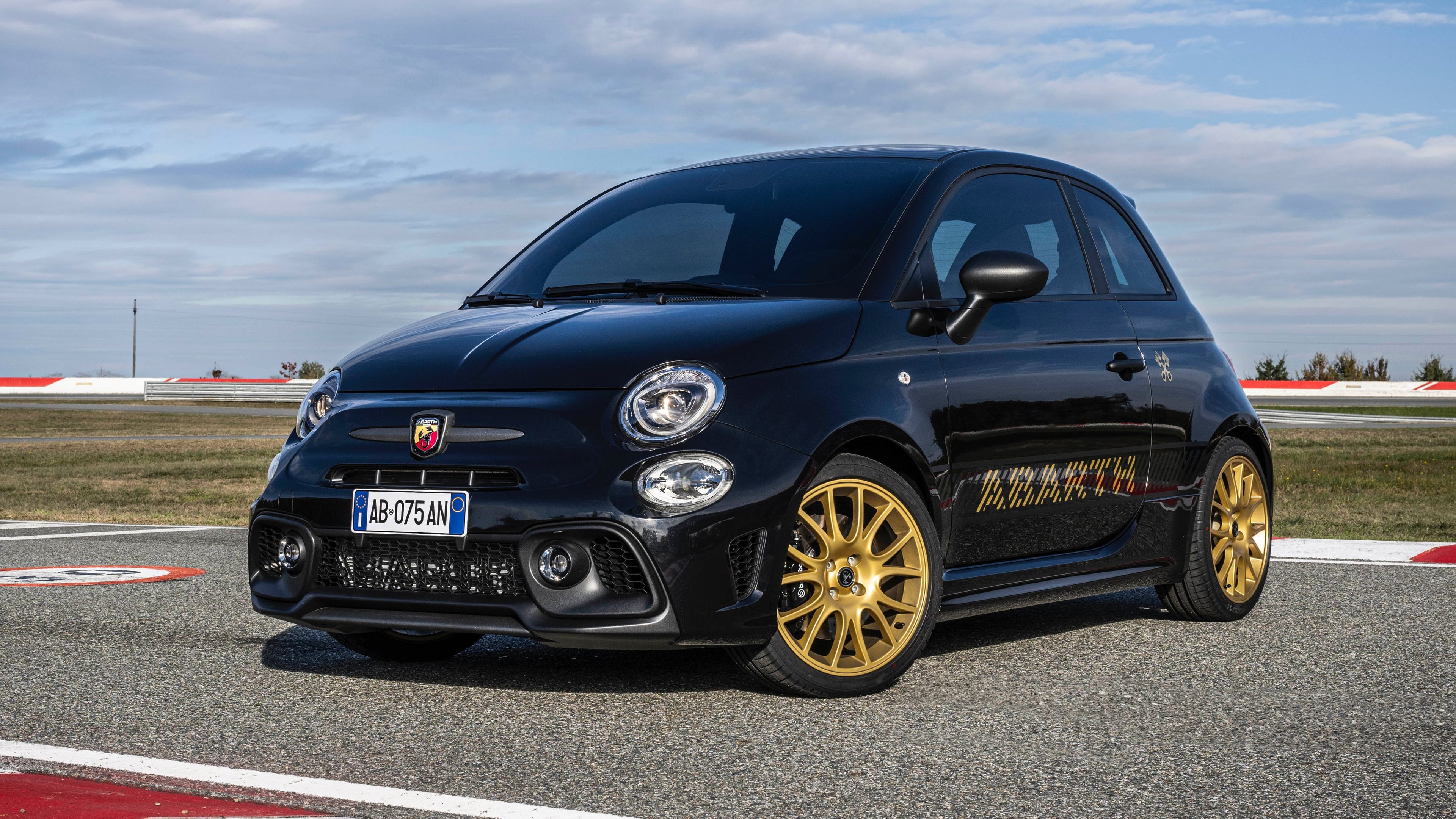 Abarth 695 75 Anniversario