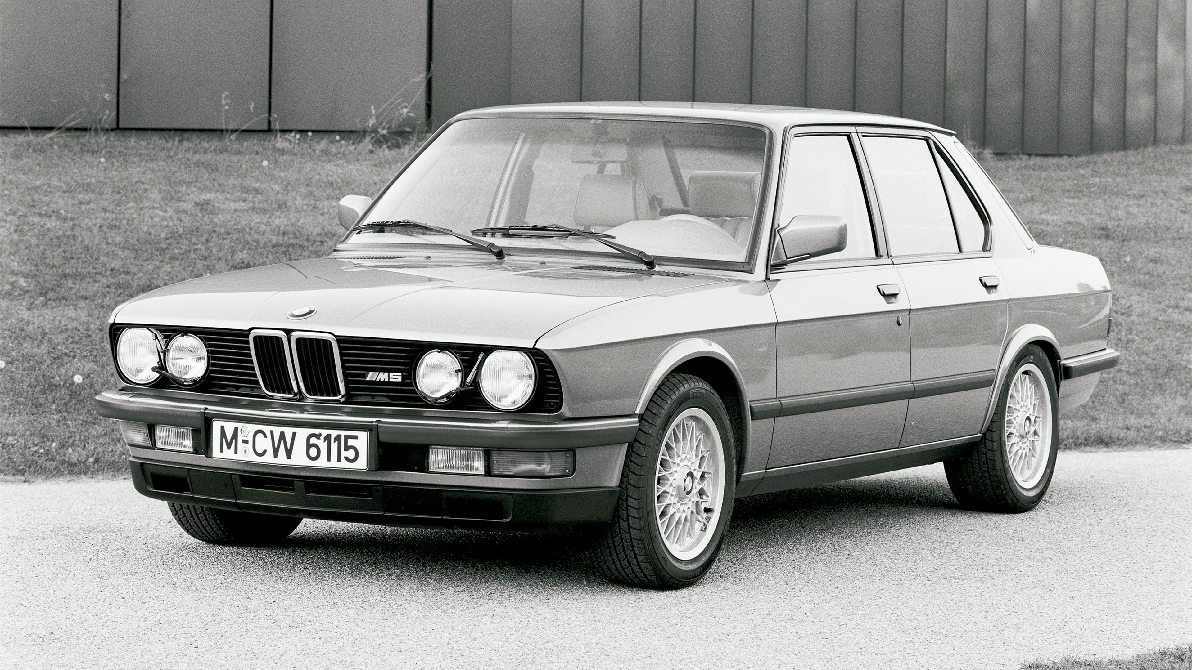 BMW M5 E28