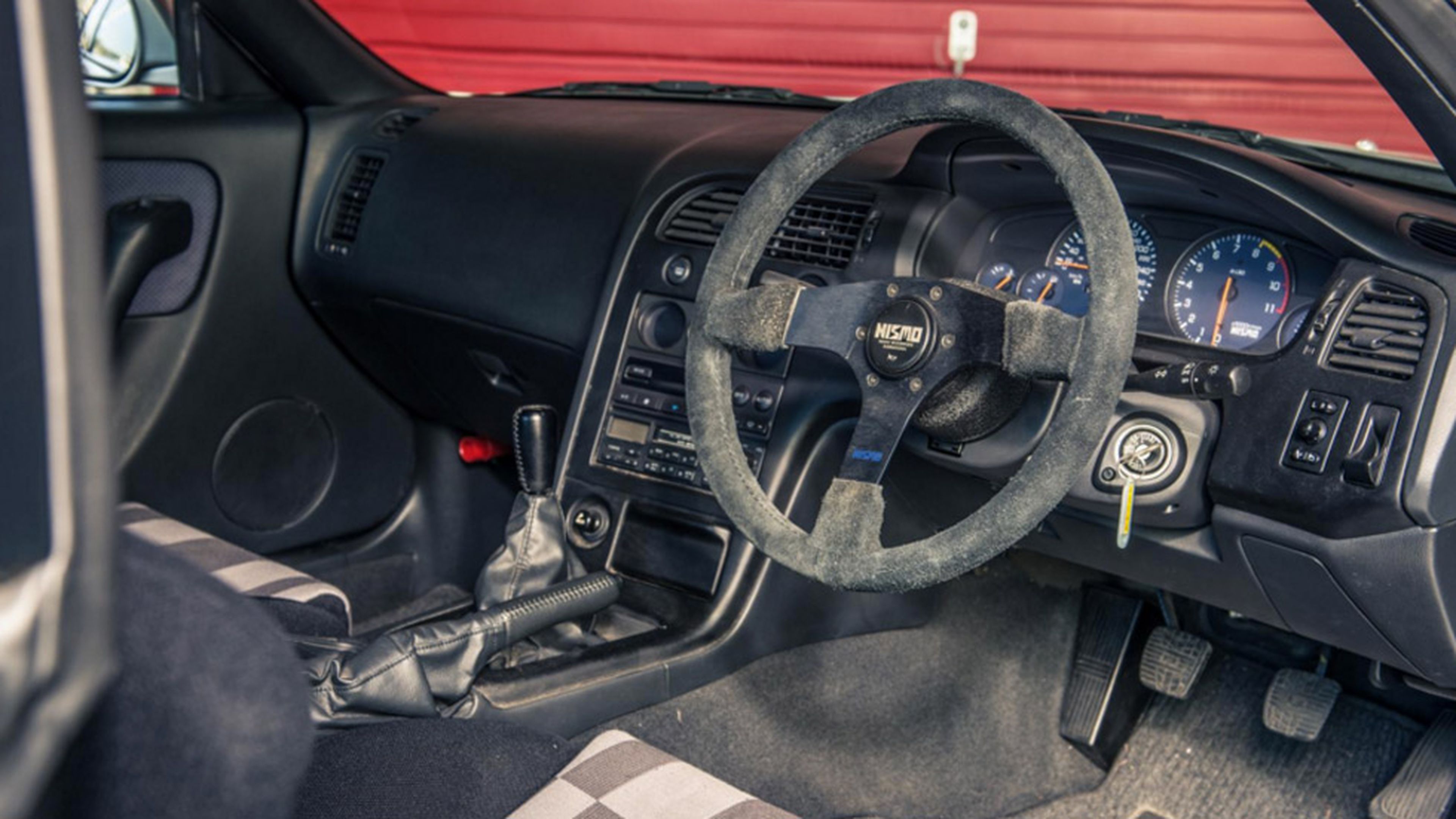 Nissan GT-R R33 LM interior