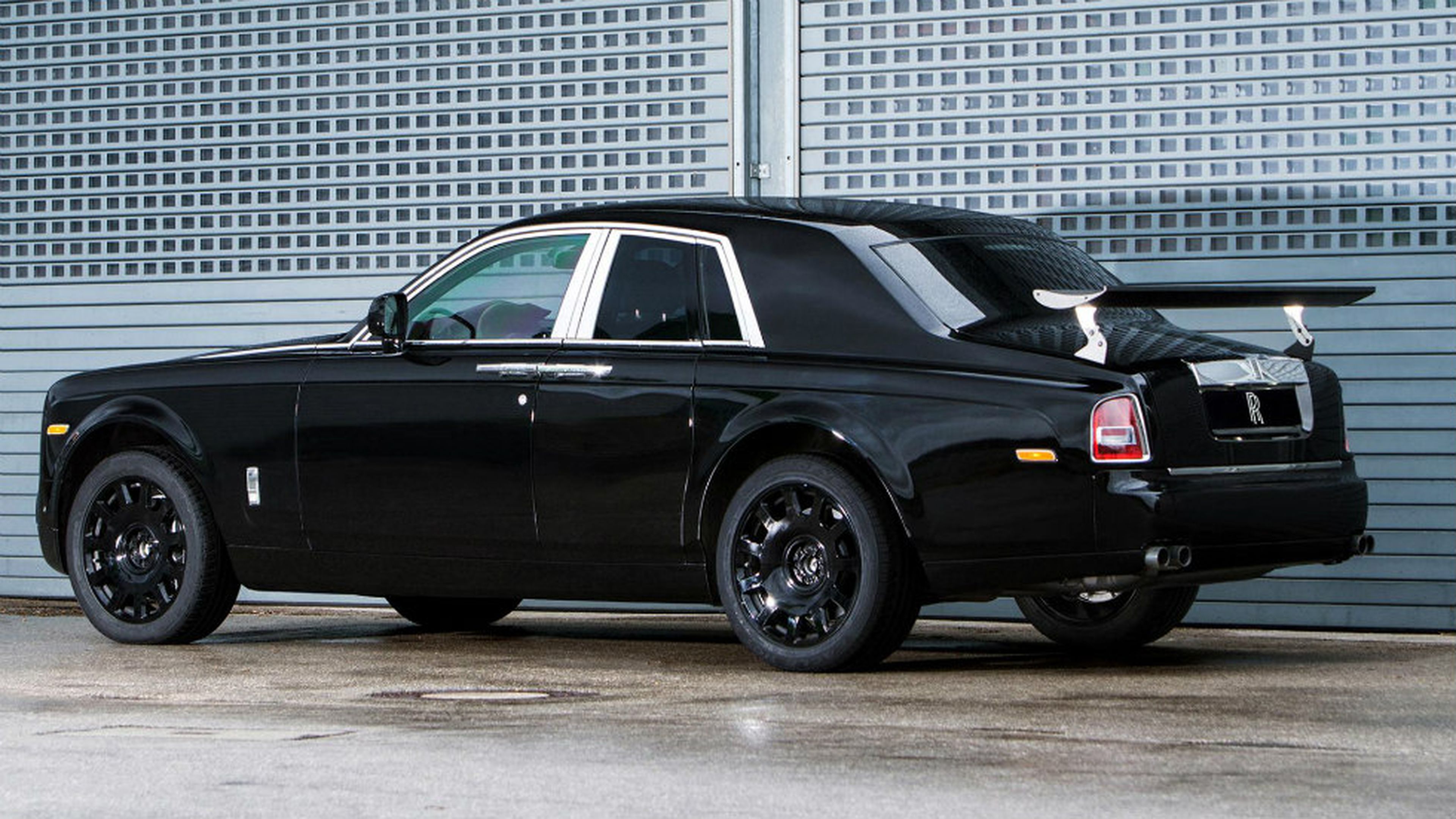 Rolls Royce Cullinan Lateral