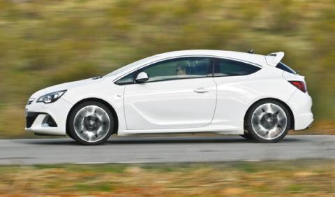 Opel Astra OPC 2012 lateral