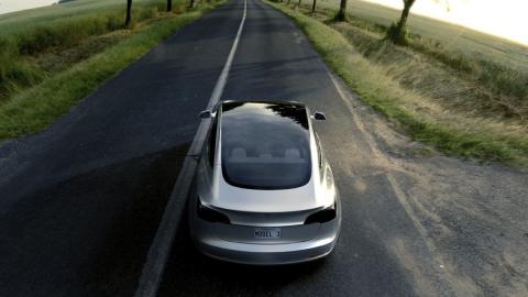Tesla Model 3 trasera Tesla Model 3 trasera