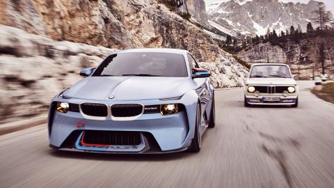 BMW 2002 Hommage frontal antiguo BMW 2002 Hommage frontal turbo antiguo homenaje
