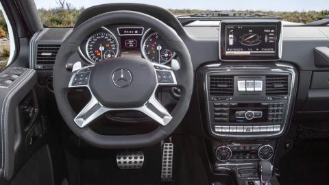 Mercedes G 500 4x4 interior Mercedes G 500 4x4 interior