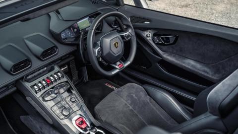 comparativa entre el Ferrari 488 Spider, el Lamborghini Huracán y el McLaren 650S Spider comparativa entre el Ferrari 488 Spider, el Lamborghini Huracán y el McLaren 650S Spider
