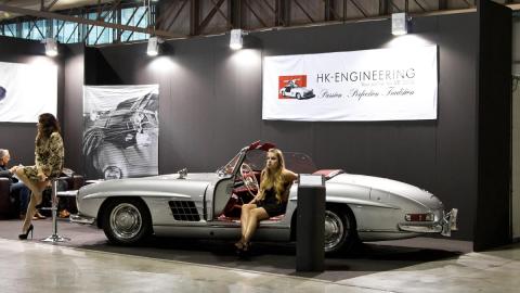 Mercedes 300 SL Roadster lateral Mercedes 300 SL Roadster lateral chica modelo autoclassica