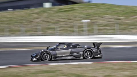 Reunión anual Pagani en Japón La típica kedada de ricos...
