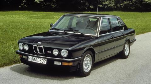 BMW M5 E28 BMW M5 E28 berlina deportiva lujo