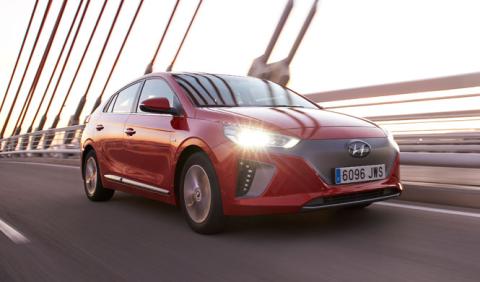 Prueba Hyundai Ioniq eléctrico 2017: ¡menudo chispazo!