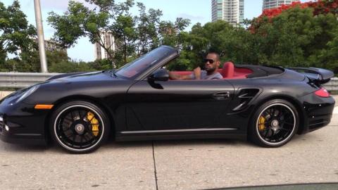 LeBron James a lomos de su 911 Turbo LeBron James a lomos de su 911 Turbo
