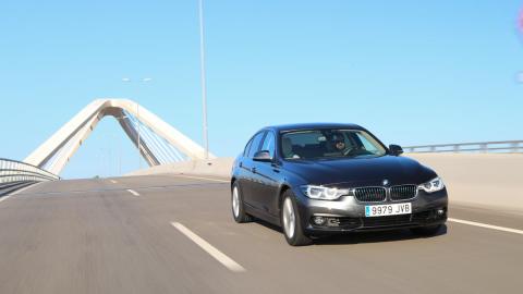 Prueba BMW 330e hibrido enchufable electrico berlina eficiente