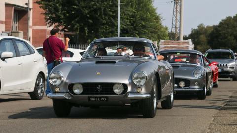 70 aniversario de Ferrari en Maranello 70 aniversario de Ferrari en Maranello clásico lujo deportivo