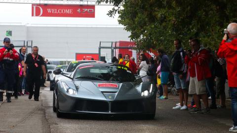 70 aniversario de Ferrari en Maranello 70 aniversario de Ferrari en Maranello clásico lujo deportivo