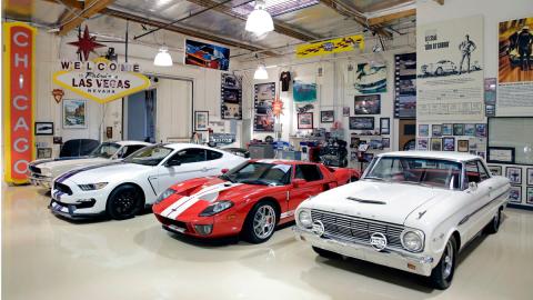 Jay Leno: su ingente colección ¿Quieres que te adopte?