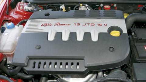 Motor 1.9 JTDm de 170 en el Alfa 147 Ducati Corse En el fondo es el 150 con un par de toques