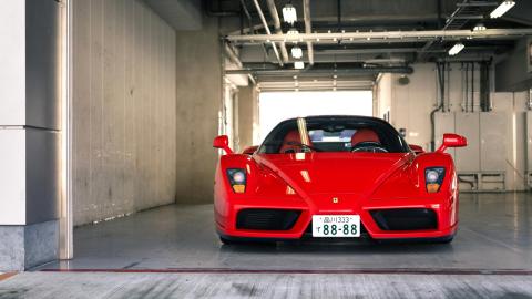 Deportivos en Japón: Ferrari Enzo superdeportivos lujos exoticos dinero japoneses carspotting alex penfold