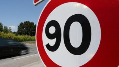 Velocidad 90 km/h Velocidad 90 km/h