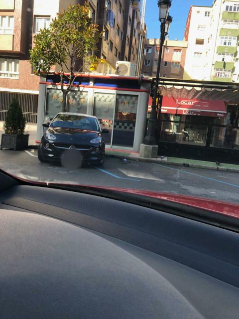 Coches mal aparcados Coches mal aparcados