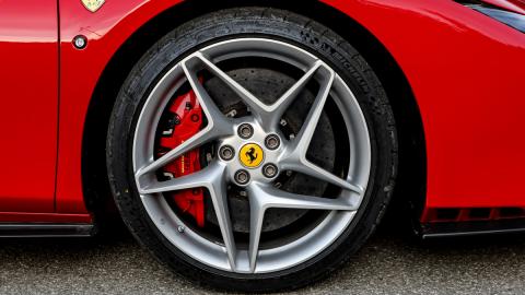 Prueba del Ferrari F8 Tributo deportivo radical circuito fiorano altas prestaciones