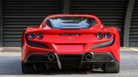 Prueba del Ferrari F8 Tributo deportivo radical circuito fiorano altas prestaciones
