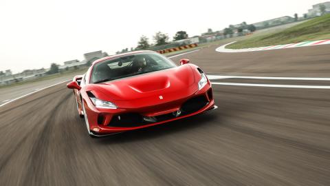 Prueba del Ferrari F8 Tributo deportivo radical circuito fiorano altas prestaciones
