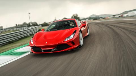 Prueba del Ferrari F8 Tributo deportivo radical circuito fiorano altas prestaciones