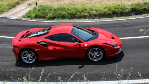 Prueba del Ferrari F8 Tributo deportivo radical circuito fiorano altas prestaciones