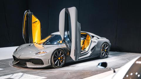 Koenigsegg Gemera deportivo GT cuatro plazas hiperdeportivo electrico hibrido