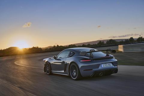 porsche-718-cayman-gt4-rs-2535483.jpg