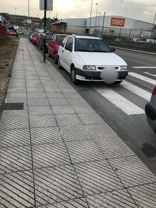 Coches mal aparcados Coches mal aparcados